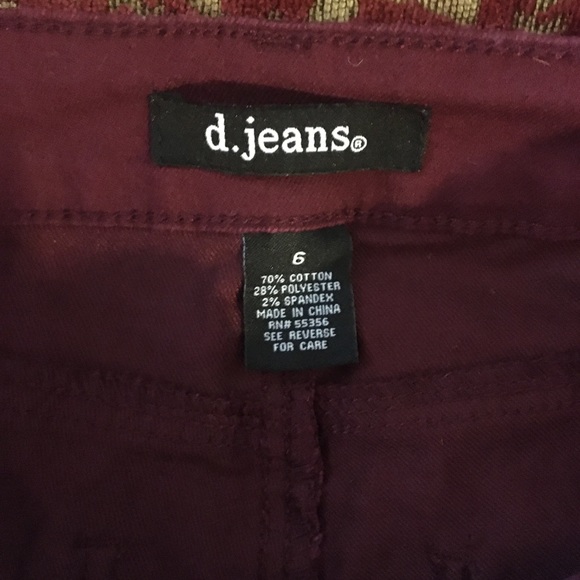 D. Jeans cropped pants! - Picture 4 of 4